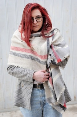 LUCREZIA artista modella attrice. Fotografie di Giulio Azzarello &copy;2018.