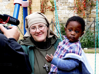 MISSIONE un documentario di P.Scimeca. Fotografie di Giulio Azzarello ©2015 2016. MISSIONE un documentario di P.Scimeca. Fotografie di Giulio Azzarello ©2015 2016.