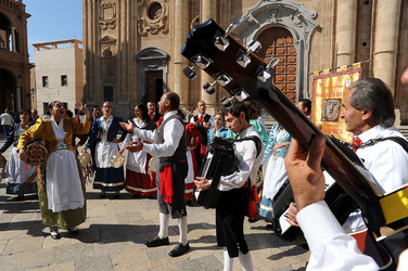 GRUPPO FOLK SICILIANO a Marsala. Fotografie di Giulio Azzarello &copy;2014.