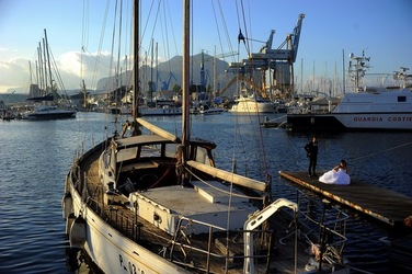 LA CALA di PALERMO fotografie di Giulio Azzarello ©2018. LA CALA di PALERMO fotografie di Giulio Azzarello ©2018.
