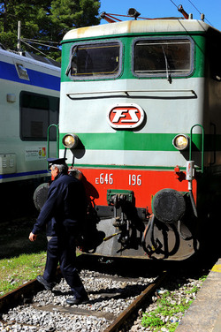 Il treno storico delle ferrovie italiane. Fotografie di Giulio Azzarello &copy;2017.