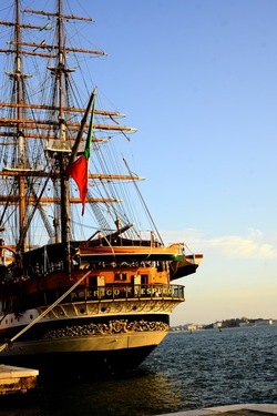 AMERIGO VESPUCCI fotografie di Giulio Azzarello ©2020. AMERIGO VESPUCCI fotografie di Giulio Azzarello ©2020.