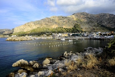 PORTICCIOLO siciliano fotografie di Giulio Azzarello ©2019. PORTICCIOLO siciliano fotografie di Giulio Azzarello ©2019.