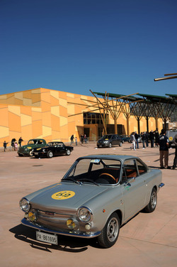 AUTO CLASSICHE ovvero la loro modernit&agrave; in mostra con tanti modelli del passato. Fotografie di Giulio Azzarello &copy;2014.