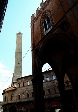 BOLOGNA centro storico. Fotografie di Giulio Azzarello &copy;2018.