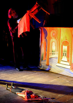 OPERA DEI PUPI di Mimmo Cuticchio in uno spettacolo natalizio a Palermo. Fotografie di Giulio Azzarello ©2014. OPERA DEI PUPI di Mimmo Cuticchio in uno spettacolo natalizio a Palermo. Fotografie di Giulio Azzarello ©2014.