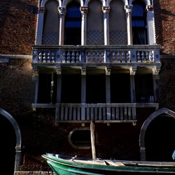VENEZIA fotografie di Giulio Azzarello &copy;2022.