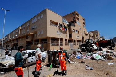 IL QUARTIERE ZEN di Palermo. Fotografie di Giulio Azzarello ©2014. IL QUARTIERE ZEN di Palermo. Fotografie di Giulio Azzarello ©2014.