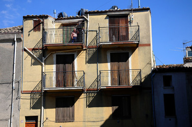 POLIZZI GENEROSA in Sicilia. Fotografie di Giulio Azzarello ©2014. POLIZZI GENEROSA in Sicilia. Fotografie di Giulio Azzarello ©2014.