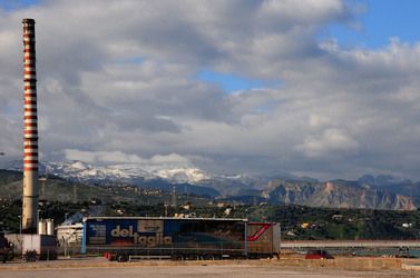 TERMINI IMERESE il suo paesaggio industriale e urbano. Fotografie di Giulio Azzarello ©2014. TERMINI IMERESE il suo paesaggio industriale e urbano. Fotografie di Giulio Azzarello ©2014.
