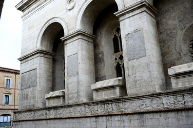 TEMPIO MALATESTIANO e SPIAGGIA di Rimini. Fotografie di Giulio Azzarello &copy;2016.