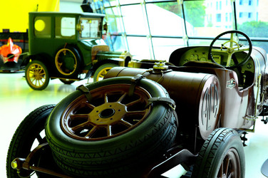 MUSEO ENZO FERRARI di Modena. Fotografie di Giulio Azzarello &copy;2016.