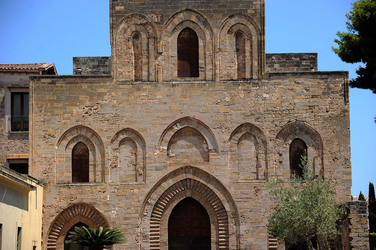 CHIESA E CHIOSTRO DELLA MAGIONE a Palermo panoramiche e particolari. Fotografie di Giulio Azzarello ©2014. CHIESA E CHIOSTRO DELLA MAGIONE a Palermo panoramiche e particolari. Fotografie di Giulio Azzarello ©2014.