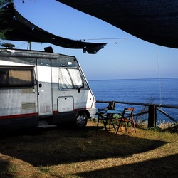 CAMPEGGIO fotografie di Giulio Azzarello ©2019. CAMPEGGIO fotografie di Giulio Azzarello ©2019.