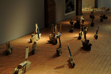 Installazione di Anne Clemence DeGrollee alla GAM di Palermo. Fotografie di Giulio Azzarello &copy;2017.