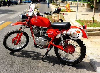RADUNO di Auto e Moto classiche. Fotografie di Giulio Azzarello &copy;2016.