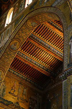 MONREALE in Sicilia con il suo Duomo e il Chiostro panoramiche e particolari. Fotografie di Giulio Azzarello &copy;2014.