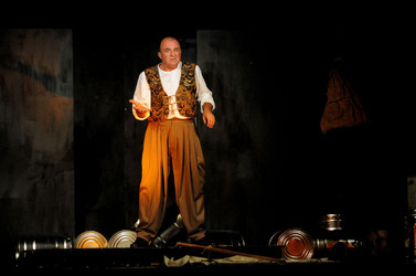 MARCO RENZI e il suo teatro. Fotografie di Giulio Azzarello ©2014.