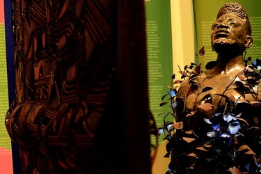 VENEZIA installazione nigeriana inizio Arsenale. Biennale Arch. Cont.. Fotografie di Giulio Azzarello &copy;2022.