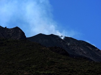 STROMBOLI fotografie di Giulio Azzarello ©2020. STROMBOLI fotografie di Giulio Azzarello ©2020.