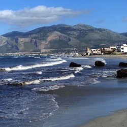 COSTA SICILIANA. Fotografie di Giulio Azzarello &copy;2022.