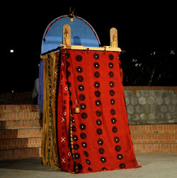 BRUNO LEONE e il suo Pulcinella spettacolo. Fotografie di Giulio Azzarello ©2014. BRUNO LEONE e il suo Pulcinella spettacolo. Fotografie di Giulio Azzarello ©2014.