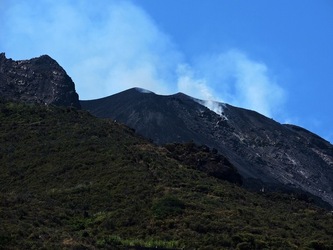 STROMBOLI fotografie di Giulio Azzarello ©2020. STROMBOLI fotografie di Giulio Azzarello ©2020.