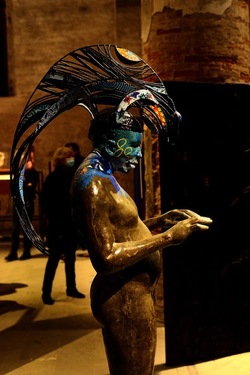 VENEZIA installazione nigeriana inizio Arsenale. Biennale Arch. Cont.. Fotografie di Giulio Azzarello &copy;2022.