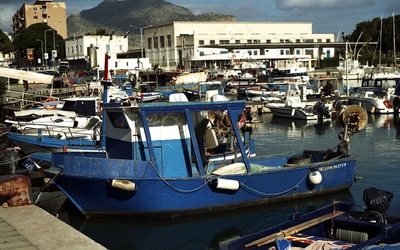 MARE Mondello e Palermo febbraio 2022. Fotografie di Giulio Azzarello &copy;2022.