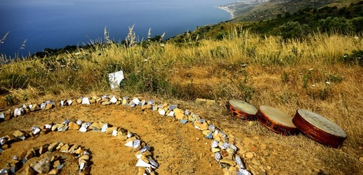 FIUMARA D ARTE fotografie di Giulio Azzarello ©2019. FIUMARA D ARTE fotografie di Giulio Azzarello ©2019.