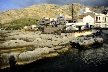 PORTICCIOLO siciliano fotografie di Giulio Azzarello ©2019. PORTICCIOLO siciliano fotografie di Giulio Azzarello ©2019.