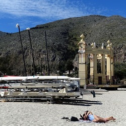 MONDELLO. Fotografie di Giulio Azzarello ©2024.