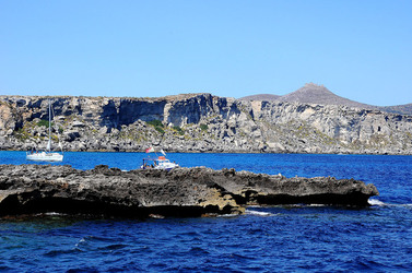 ISOLA DI FAVIGNANA in Sicilia. Visioni panoramiche o particolari. Fotografie di Giulio Azzarello ©2014. ISOLA DI FAVIGNANA in Sicilia. Visioni panoramiche o particolari. Fotografie di Giulio Azzarello ©2014.