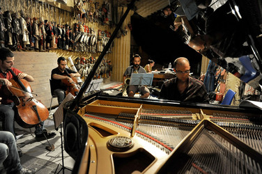 GIACOMO CUTICCHIO e il suo ensemble musicale. Fotografie di Giulio Azzarello &copy;2014.