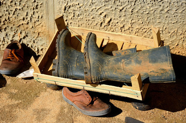 SCARPE di persone povere. Fotografie di Giulio Azzarello &copy;2016.