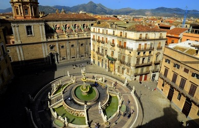 CENTRO STORICO di PALERMO. Fotografie di Giulio Azzarello &copy;2018.