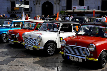 RADUNO di auto classiche MiniCooper. Fotografie di Giulio Azzarello &copy;2016.