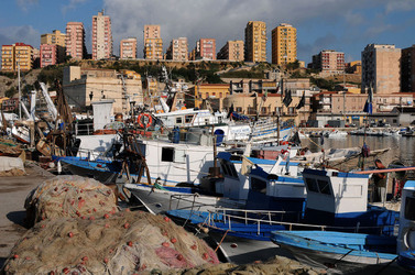 PORTO EMPEDOCLE in Sicilia. Fotografie di Giulio Azzarello &copy;2014.