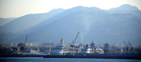 IL GOLFO E IL PORTO DI PALERMO. Fotografie di Giulio Azzarello &copy;2015 2016.