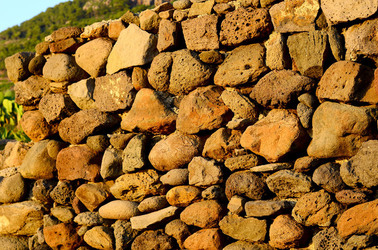 ISOLA DI USTICA pietre. Fotografie di Giulio Azzarello &copy;2016.