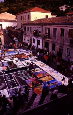 1KMdiTELADIPINTA fotografie di Giulio Azzarello ©2020. 1KMdiTELADIPINTA fotografie di Giulio Azzarello ©2020.