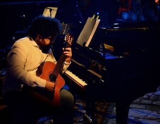 GIUSEPPE di BELLA artista musicista. Fotografie di Giulio Azzarello &copy;2020.