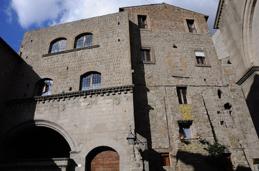 VITERBO e il suo centro storico. Fotografie di Giulio Azzarello &copy;2014.