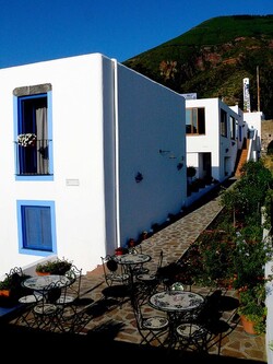 ISOLA DI SALINA arcipelago delle Eolie in Sicilia. Fotografie di Giulio Azzarello ©2014. ISOLA DI SALINA arcipelago delle Eolie in Sicilia. Fotografie di Giulio Azzarello ©2014.