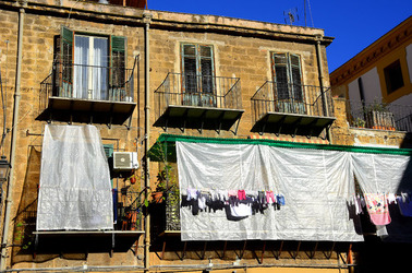 PALERMO centro storico. Fotografie di Giulio Azzarello ©2016. PALERMO centro storico. Fotografie di Giulio Azzarello ©2016.
