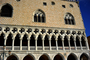 PIAZZA SAN MARCO A VENEZIA fotografie di Giulio Azzarello &copy;2016.