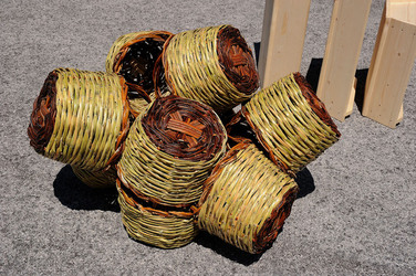 CESTO tipico tradizionale siciliano impagliato. Fotografie di Giulio Azzarello &copy;2014.