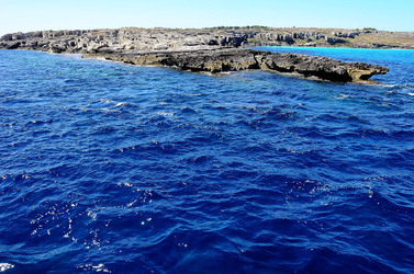 ISOLA DI FAVIGNANA in Sicilia. Visioni panoramiche o particolari. Fotografie di Giulio Azzarello ©2014. ISOLA DI FAVIGNANA in Sicilia. Visioni panoramiche o particolari. Fotografie di Giulio Azzarello ©2014.