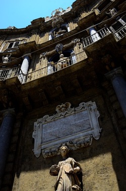 CENTRO STORICO di PALERMO fotografie di Giulio Azzarello &copy;2019.