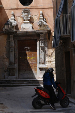 TRAPANI il centro storico il porto il mare la colombaia. Fotografie di Giulio Azzarello ©2014. TRAPANI il centro storico il porto il mare la colombaia. Fotografie di Giulio Azzarello ©2014.